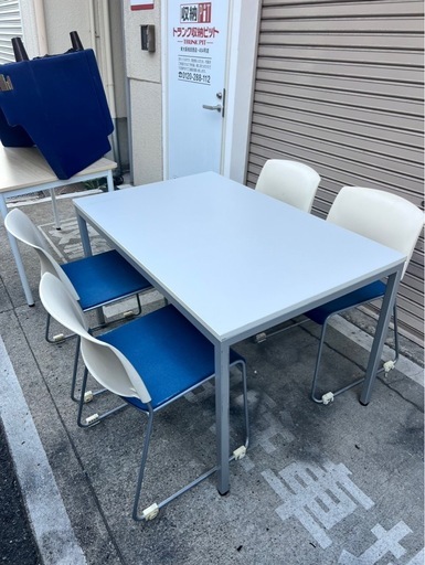 ?ダイニングテーブルセット（椅子4脚付き）?
