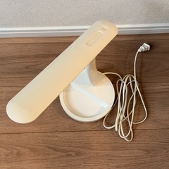 IKEA イケア　ホワイト デスクライト 調光機能付き　の画像