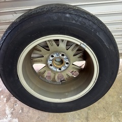 アルファードアルミタイヤ付きの画像