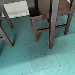 【中古】大阪引取限定　ナフコ　ダイニングテーブル　モコロ75　チェアー2脚　チェア　モコロ【KNB1F133】の画像