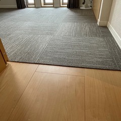 タイルカーペット6畳分の画像