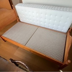 木製シングルベットフレームの画像