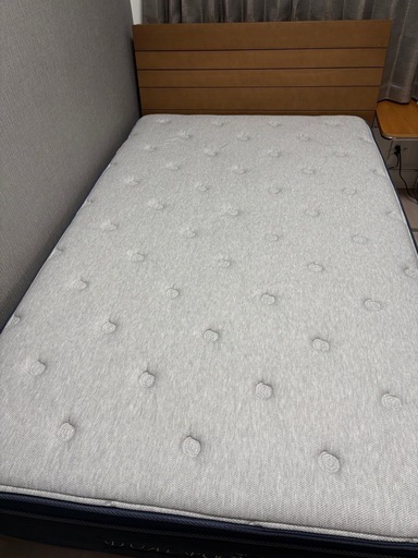 ニトリのマットレス　(購入いただきましたらベッドフレームもお譲りします)