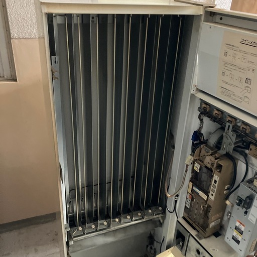 I 2603-0113　フジタカ昭和レトロなタバコ自動販売機　ジャンク品　キズ汚れ有り