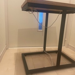サイドテーブル(充電可)の画像