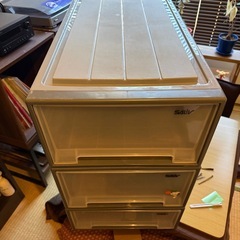 衣装ケースの画像