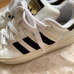 adidas 厚底 スニーカー 22の画像