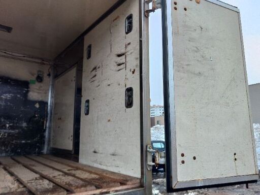 軽トラック 箱 三扉 物置小屋に