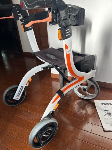シルバーカー　四輪歩行車　ブレーキ付き　KW41 美品　カワムラサイクル