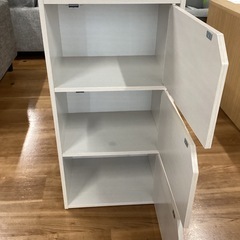 扉付きカラーボックス【町田市再生家具】0304Bの画像