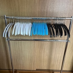 No.9美品❤️ノンスリップハンガー59本の画像