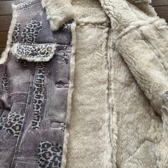 ムートン　ヒョウ柄✨ベスト　レディースＭサイズ！の画像
