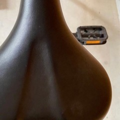 3月中引き渡し希望　丸石サイクル　ネイビーとライムのシティサイクル、バスケット付き鍵ありの画像