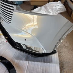 RV6 ホンダヴェゼル　フロントバンパーグリル美品の画像