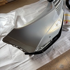 RV6 ホンダヴェゼル　フロントバンパーグリル美品の画像