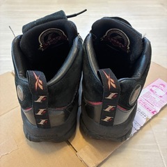 リーボック　スニーカーの画像