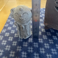 陶器製茶香炉と置物のセットの画像