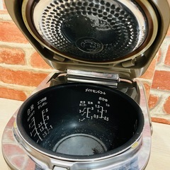 【パナソニック】IHジャー炊飯器 SR-HX101 2012年製の画像