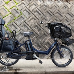 ブリヂストンの電動自転車 8.9ah バッテリー【中古】 チャイルドシート2台付きの画像