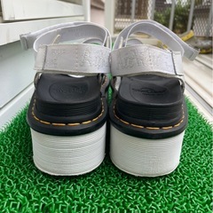 Dr.Martens ドクターマーチン 厚底サンダルの画像
