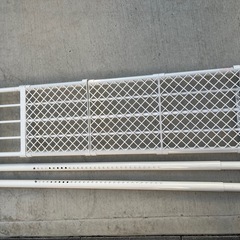 ポール　収納　突っ張り棒　棚　整理棚　本棚の画像