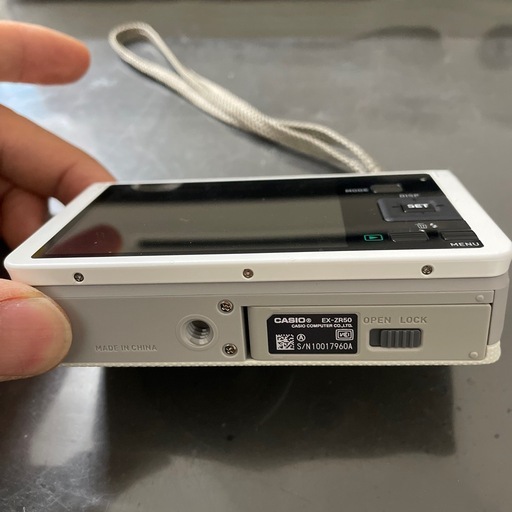 美品] CASIO デジタルカメラ EXILIM EX-ZR50 ホワイト (中古店不用品