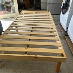 配達可【シングルベッドフレーム】クリーニング済【管理番号10403】金の画像