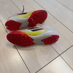 adidasトレシューの画像