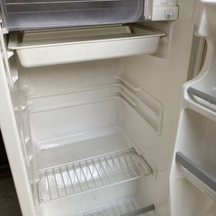 小型の冷蔵庫の画像