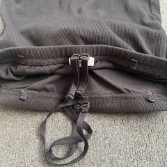 S  カップ付きキャミソール　紐クロス可能　灰色？の画像