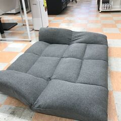 ＼家具＊家電のお店／【ｼﾞｬﾝｸﾞﾙｼﾞｬﾝｸﾞﾙ石川金沢店】ソファー2人用 グレー  W(幅)140cm×D(奥行き)58～98cm×H(高さ)50cmの画像