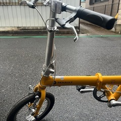 折りたたみ自転車の画像
