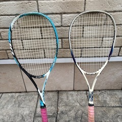 テニスラケット二つセットの画像