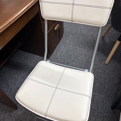 3/6お取引決定【無料】①iPhone6S②ニトリ椅子③学習机の画像