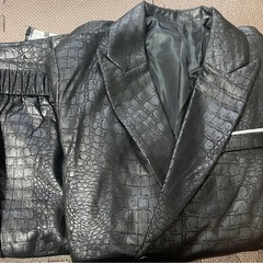 メンズスーツの画像