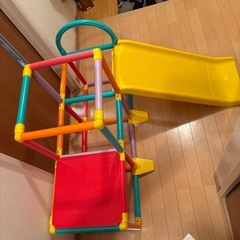 ジャングルジム滑り台付きの画像