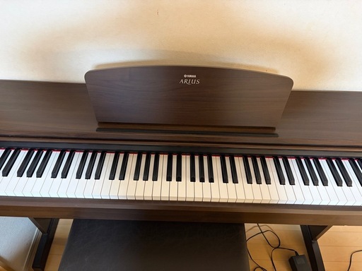 Yamaha ARUS 88鍵デジタルピアノ ブラウン Yamaha ARUS 88鍵デジタルピアノ ブラウン 【公式通販】