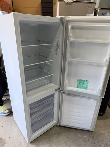 NO B901?福岡市内配送設置無料✨?ハイセンス 冷蔵庫 幅49cm 175L 一人暮らし スリム 大容量冷蔵室122L 静音 右開