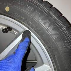 スタッドレスタイヤ　165/65R14 ナット付きの画像