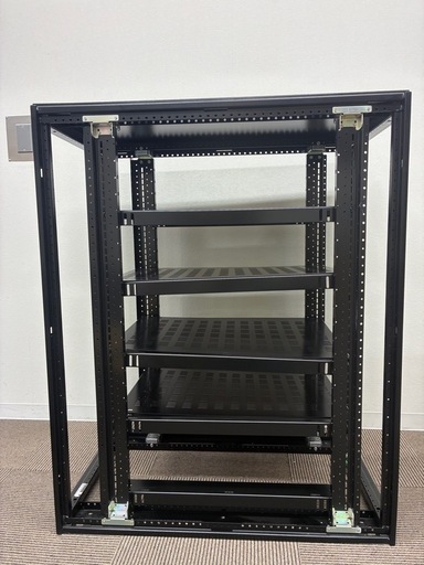 サーバーラック（高さ120cm   横96cm    奥行60cm）