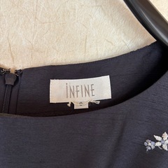 INFINE 膝丈ワンピース　刺繍　の画像