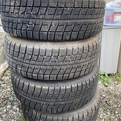 アルファードタイヤセットの画像