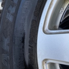 アルファードタイヤセットの画像