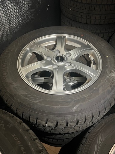 205/65r16スタッドレスタイヤヨコハマ43週2022年製とアルミホイール4本セット