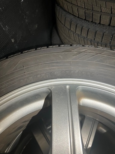205/65r16スタッドレスタイヤヨコハマ43週2022年製とアルミホイール4本セット