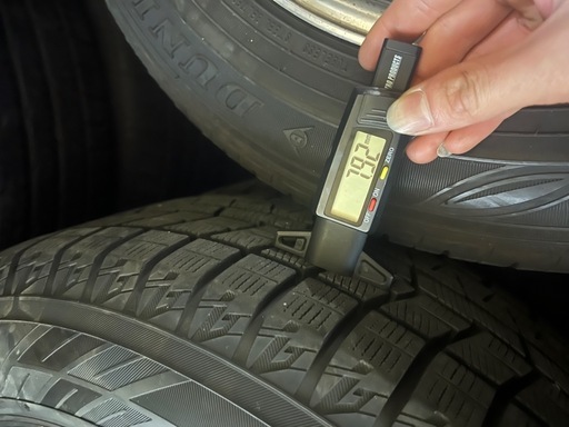 205/65r16スタッドレスタイヤヨコハマ43週2022年製とアルミホイール4本セット