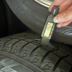 205/65r16スタッドレスタイヤヨコハマ43週2022年製とアルミホイール4本セットの画像