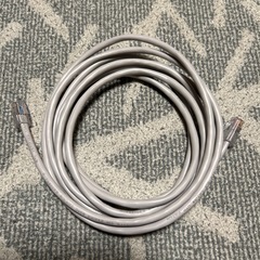 LANケーブルとUSBケーブルと電話線
の画像