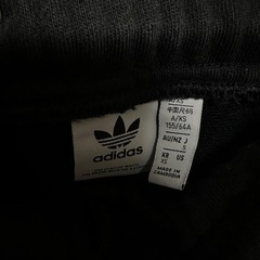 adidasスウェットスカートの画像