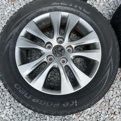 受付停止①205/60R/16 スタッドレス ヴォクシー ノア エスクァイアなどにミニバン系の画像